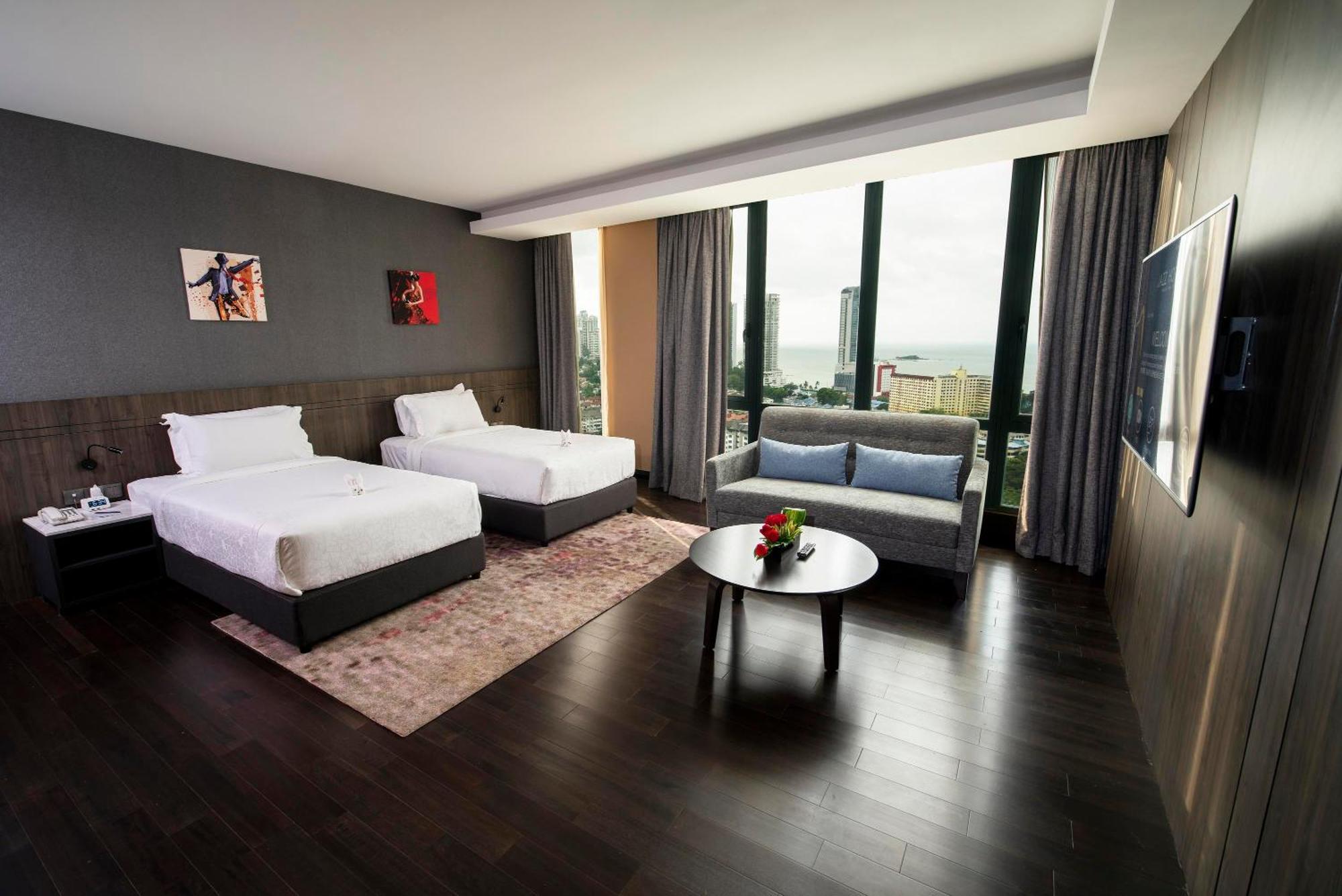 Premier Twin Room with Bathtub